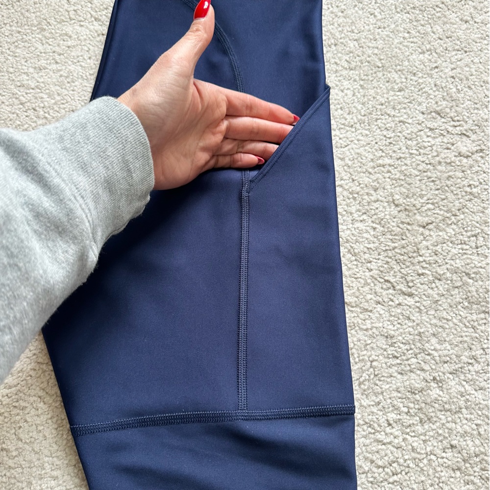 Alo Yoga - High Waist 4 Pocket Utility Legging (Navy Blue) - Picture 5 of 15